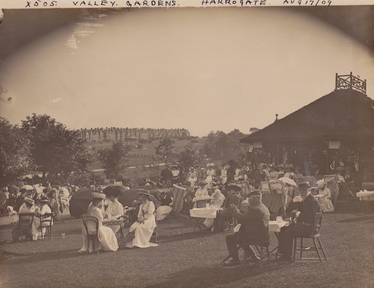 Tea Rooms c.17 Aug 1909* 